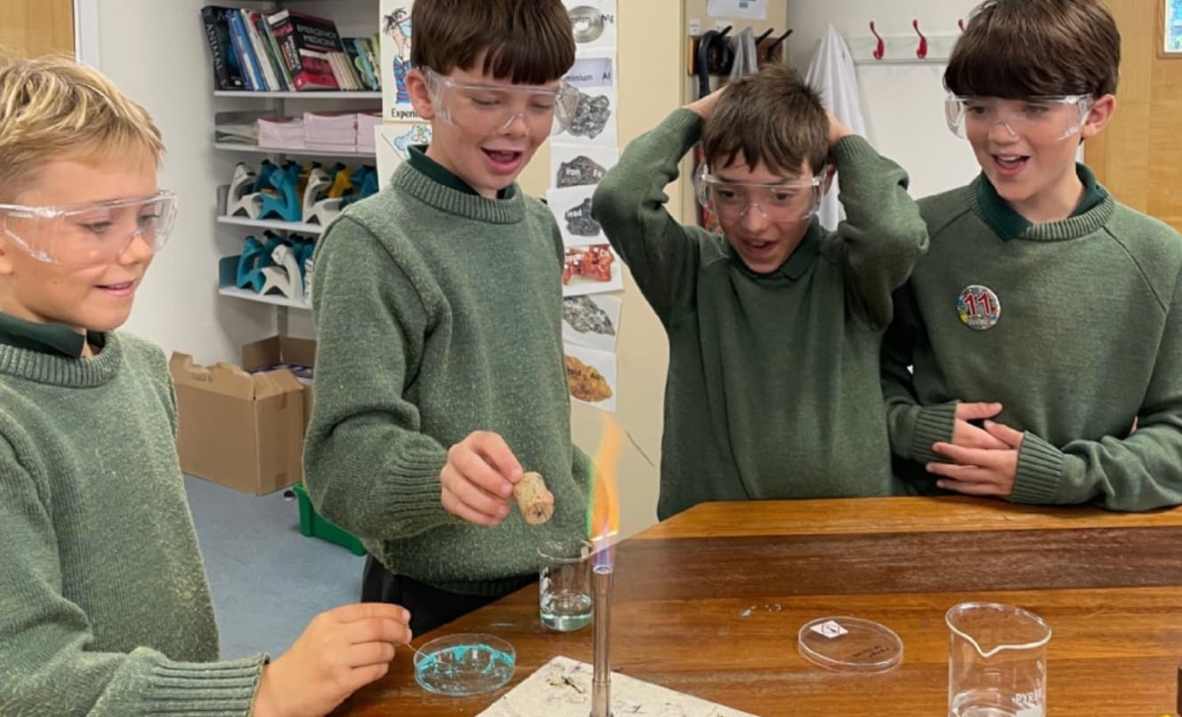 Year 6 Scientists learn about fireworks